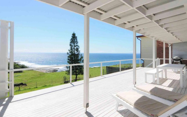 ONE TREE Gerroa 4pm check out Sundays