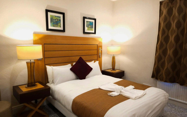 Crown Hotel Stone