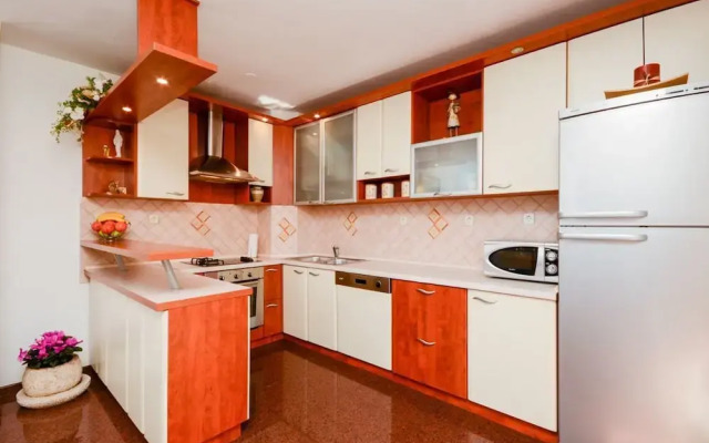 Apartment Snjezana