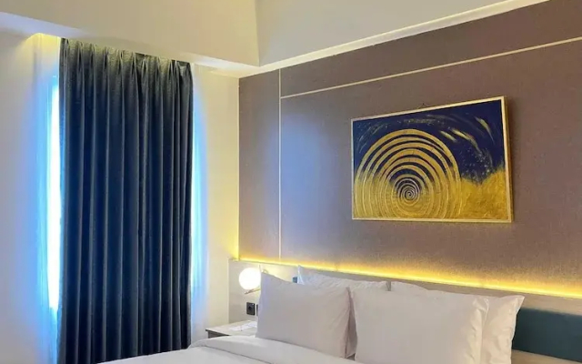 LYNN Hotel Tuban