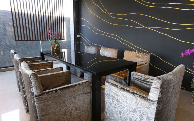 KUN Hotel Feng Chai