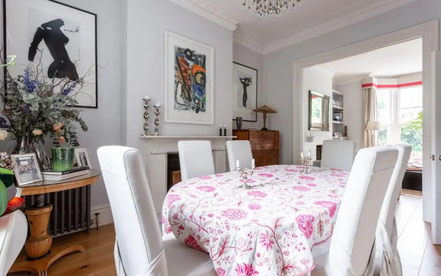 Warwick Gardens II by onefinestay