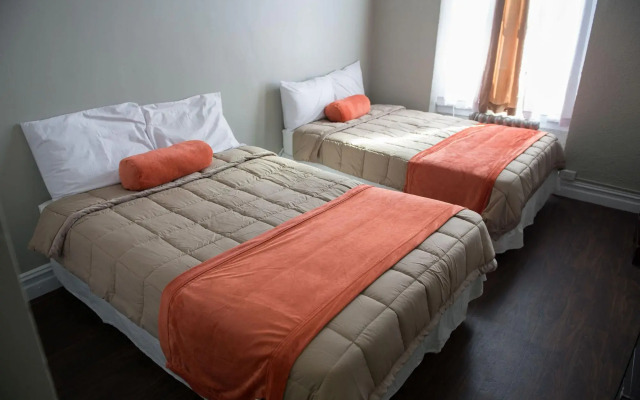 YMCA Greenpoint - Shared Bath