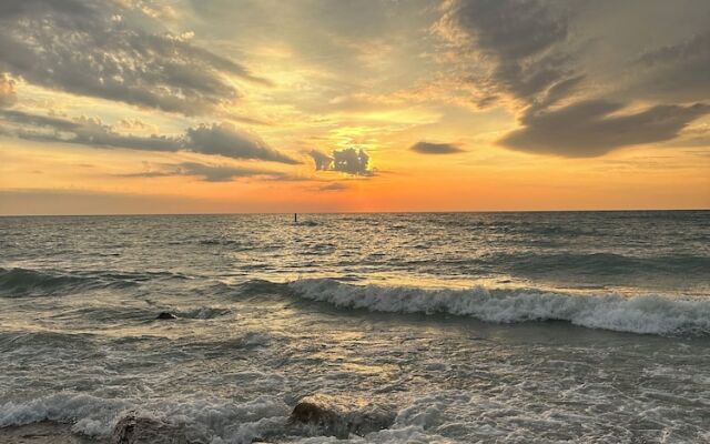 Illinois Beach Hotel