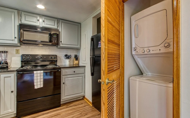 Pinecrest Townhomes-1K-2Q Unit-Renovated