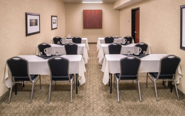 DoubleTree by Hilton Portland - Beaverton