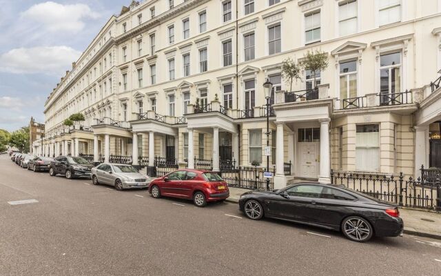 Somerset Court Apartments