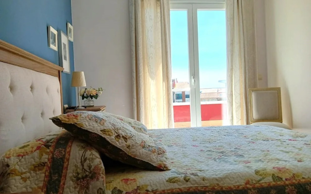 Piso con Piscina y Jardin Cerca de la Playa