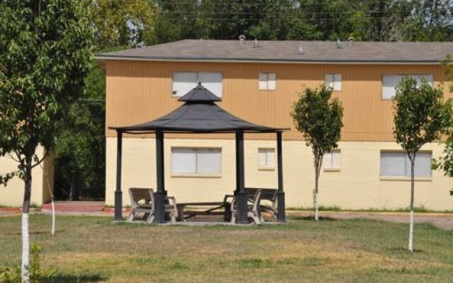 Pasadena Inn & Suites