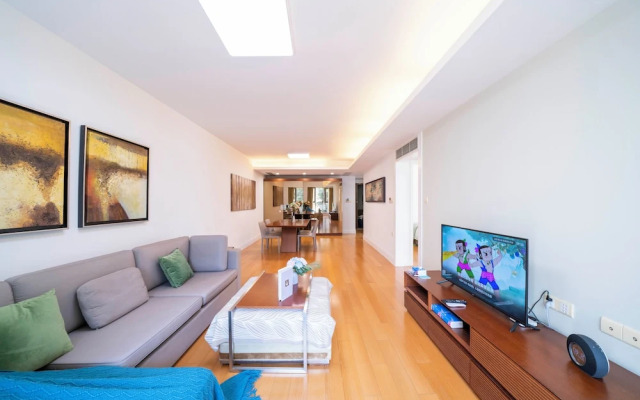 Tyms Luxury 2BR 1BA Apt Xujiahui Shops