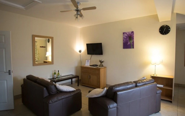 Treetops Cottages & Spa