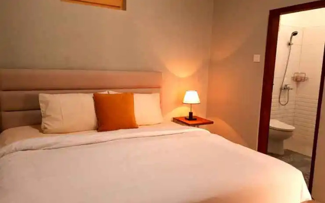 Reisban Coffee Shop and Hostel