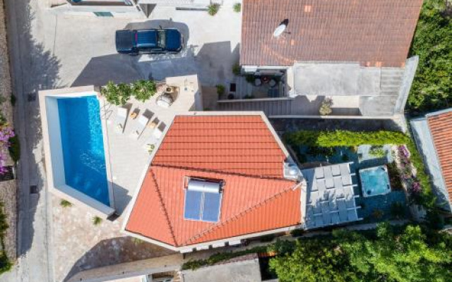 Villa Stone Pearl