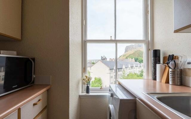 Cosy 2 Bedroom in Edinburgh Old Town