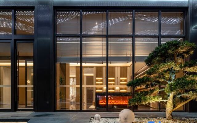 Yi HOTEL