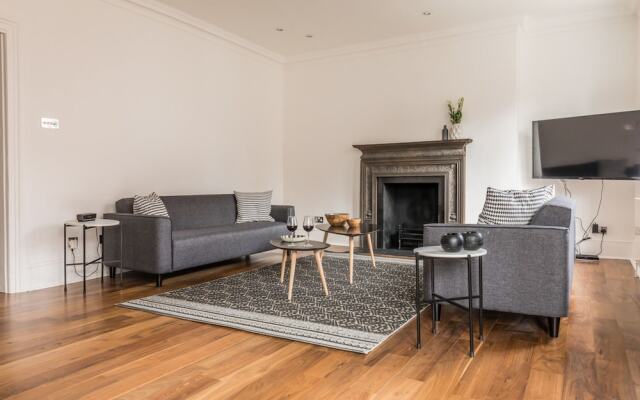 Eson2 - Charming 3 Bedroom Flat in Chelsea