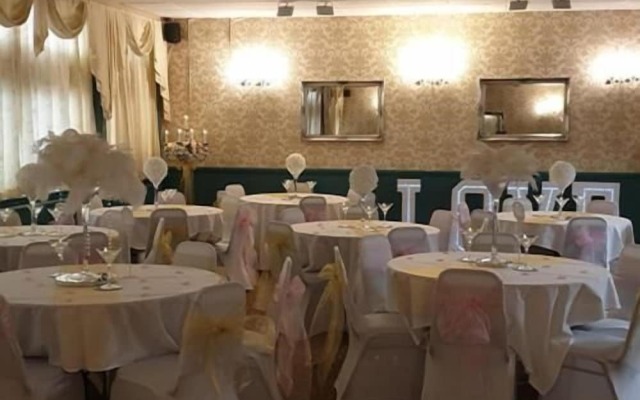 The Avenue Club and Lodge