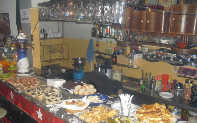 Chilloutlya Hostel&Bar