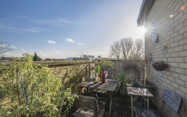 Bright Islington Apartment with Spectacular Views