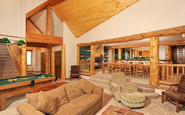 Blue Spruce House 7022