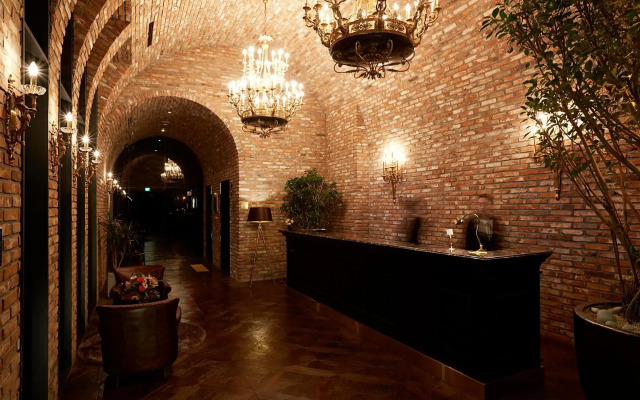 9 Brick Hotel