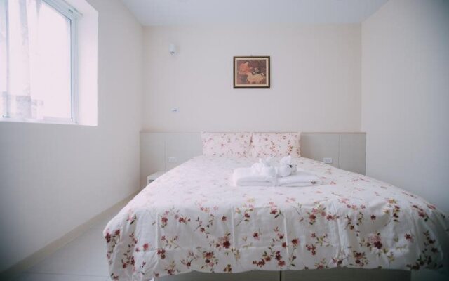 Lattice House 170