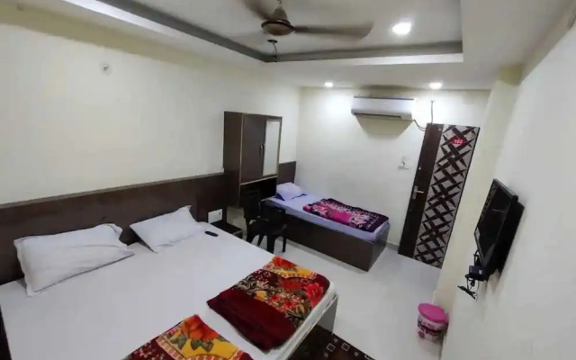 Goroomgo swastik Guest House Varanasi