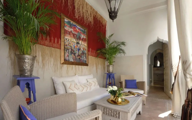 Magnificent Riad Beautiful Communal Swimming Pool - by Feelluxuryholidays