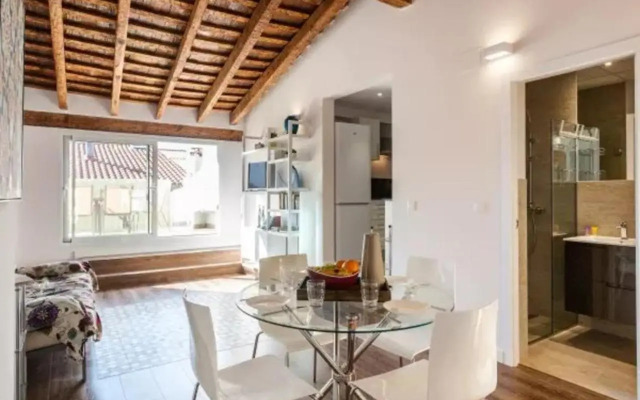 Center-2Br, 2Ba-Attic-Terrace,View, Wi-Fi, A/C