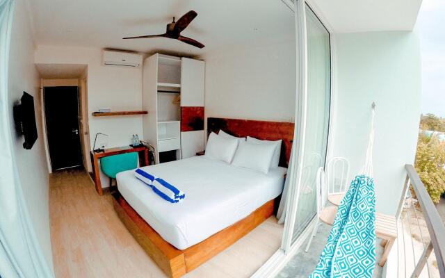 Bliss Dhigurah Hotel