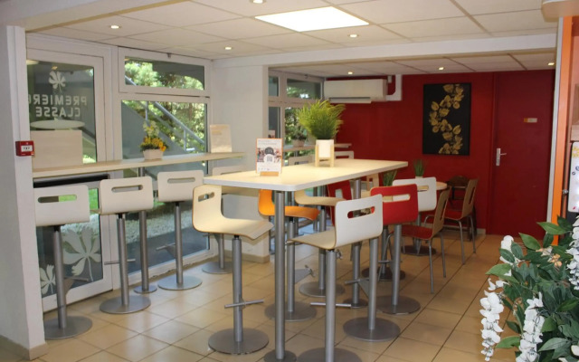 Hotel Première Classe Saint Quentin En Yvelines - Elancourt