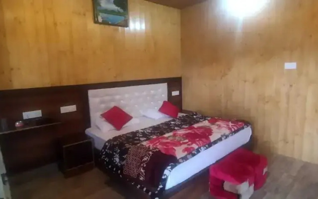 Pine Palace Homestay