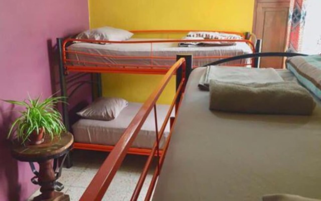 Hostal Central - Hostel