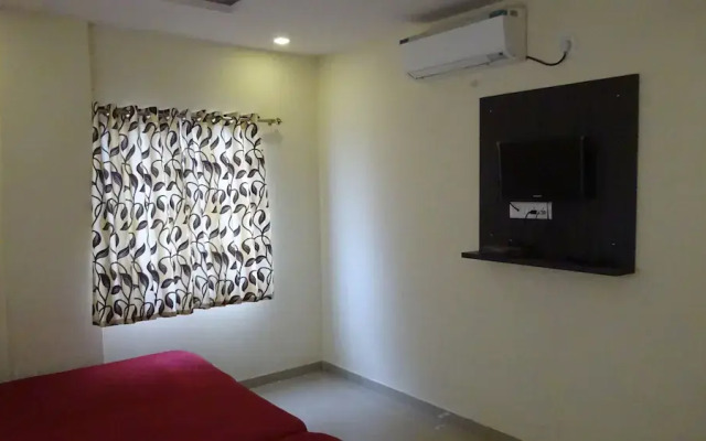 Hotel Sai Hira by OYO Rooms