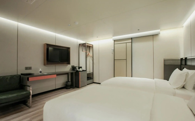 L&L City Hotel
