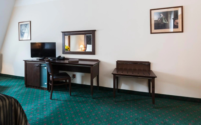 William Sivek Hotels
