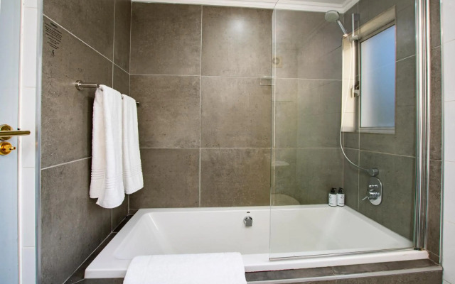 Queen’s Hotel by BON Hotels