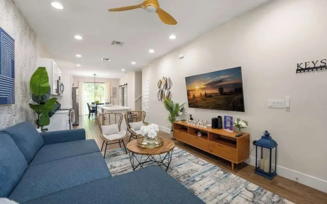 Beautiful 4BR Home w/ Modern Design