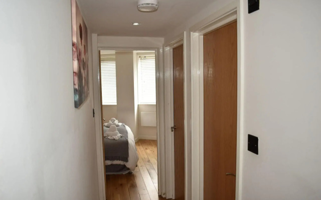 Chelsea Bridge Apartments