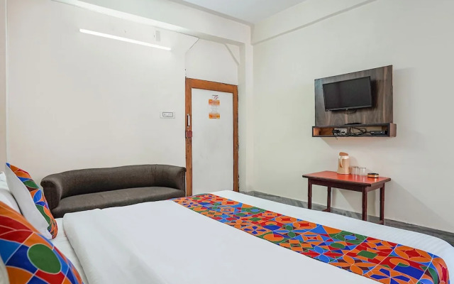 New Shanti Hotel by OYO Rooms