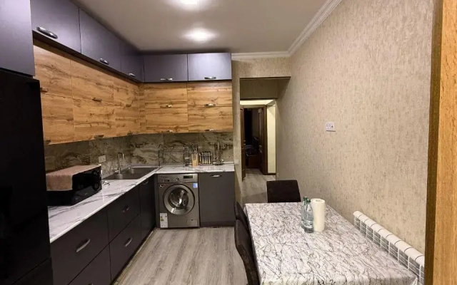 Royal Rentals (Роял Ренталс) на улице Садика Азимова 63