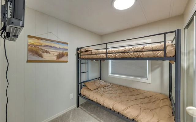 Riverfront Bullhead City Home, Near Casinos
