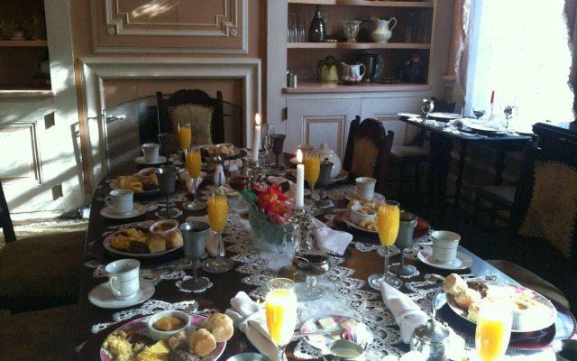 Corners Mansion Inn - A Bed & Breakfast