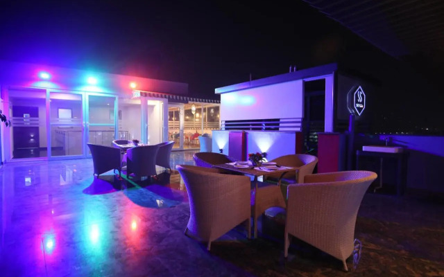Sky Suites Huda City Center