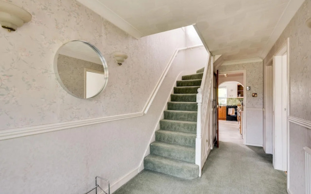 Kidlington 3 BR House Parking Large Garden