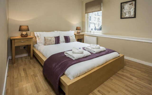 Newly Refurbished Apartment on the Historic Royal Mile