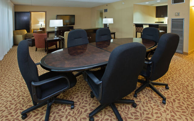 Holiday Inn Evansville Airport