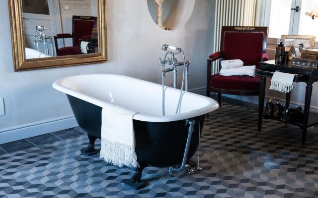 Villa with pool and SPA in Langhe