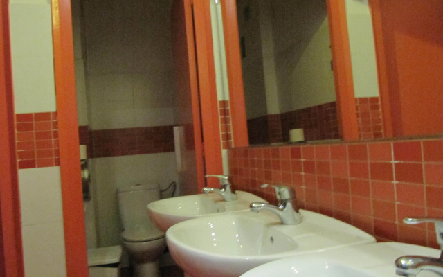 Onefam Les Corts Hostel