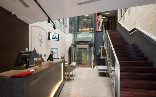 Catalonia Catedral Hotel